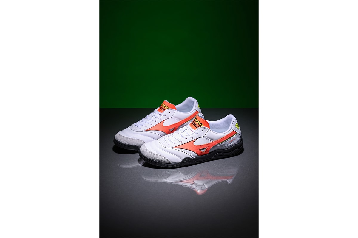 ミズノがMORELIA LSの限定カラーとトラックブルゾンを発売 mizuno morelia ls prism white pack 90s football culture ispire bruzon release info