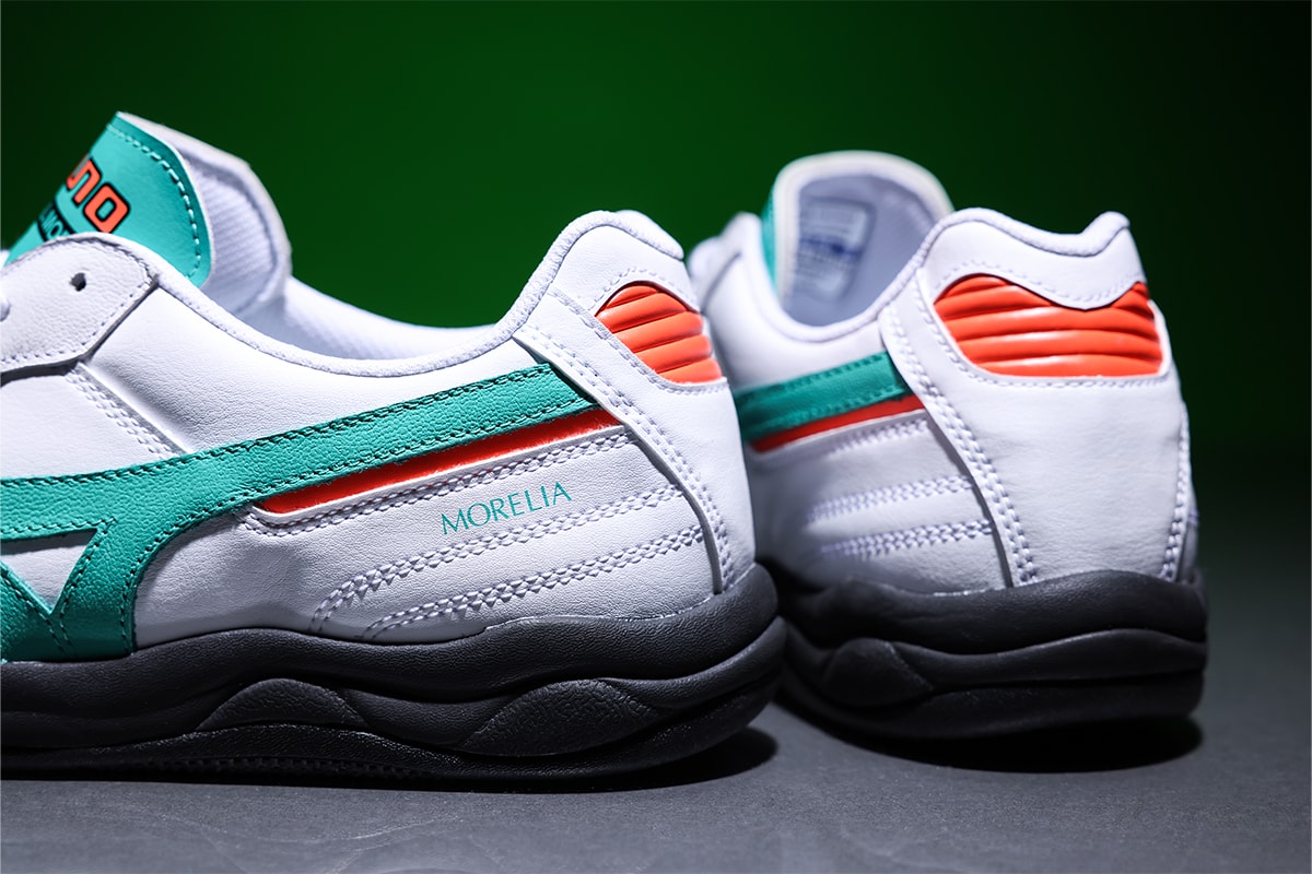 ミズノがMORELIA LSの限定カラーとトラックブルゾンを発売 mizuno morelia ls prism white pack 90s football culture ispire bruzon release info