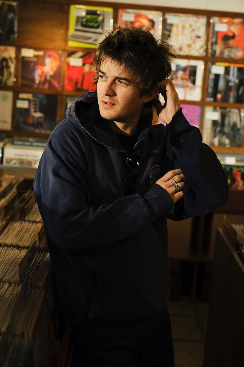 ジョー・キーリーがジョーとして語るアナログとデジタルの境界線  joe keery djo interviews