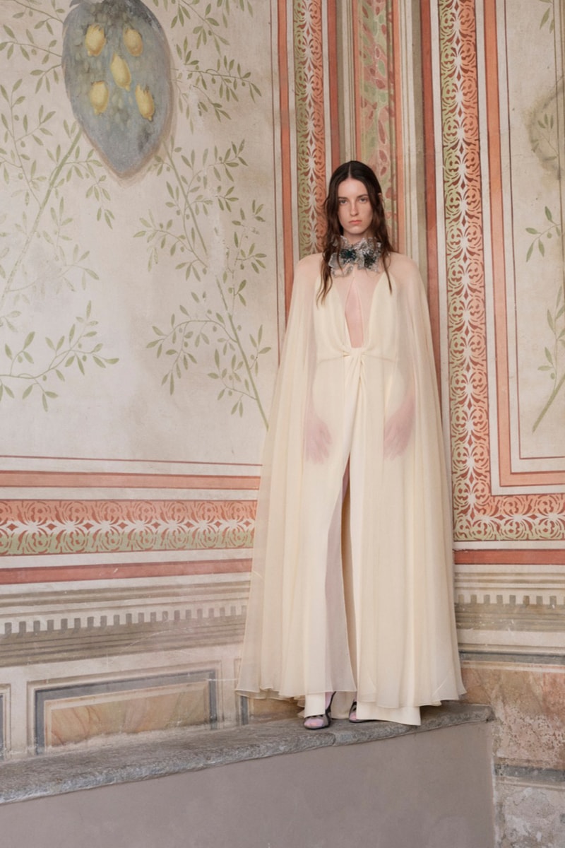ヴァレンティノ 2027年クルーズ コレクション valentino 2027 cruise collection lookbooks