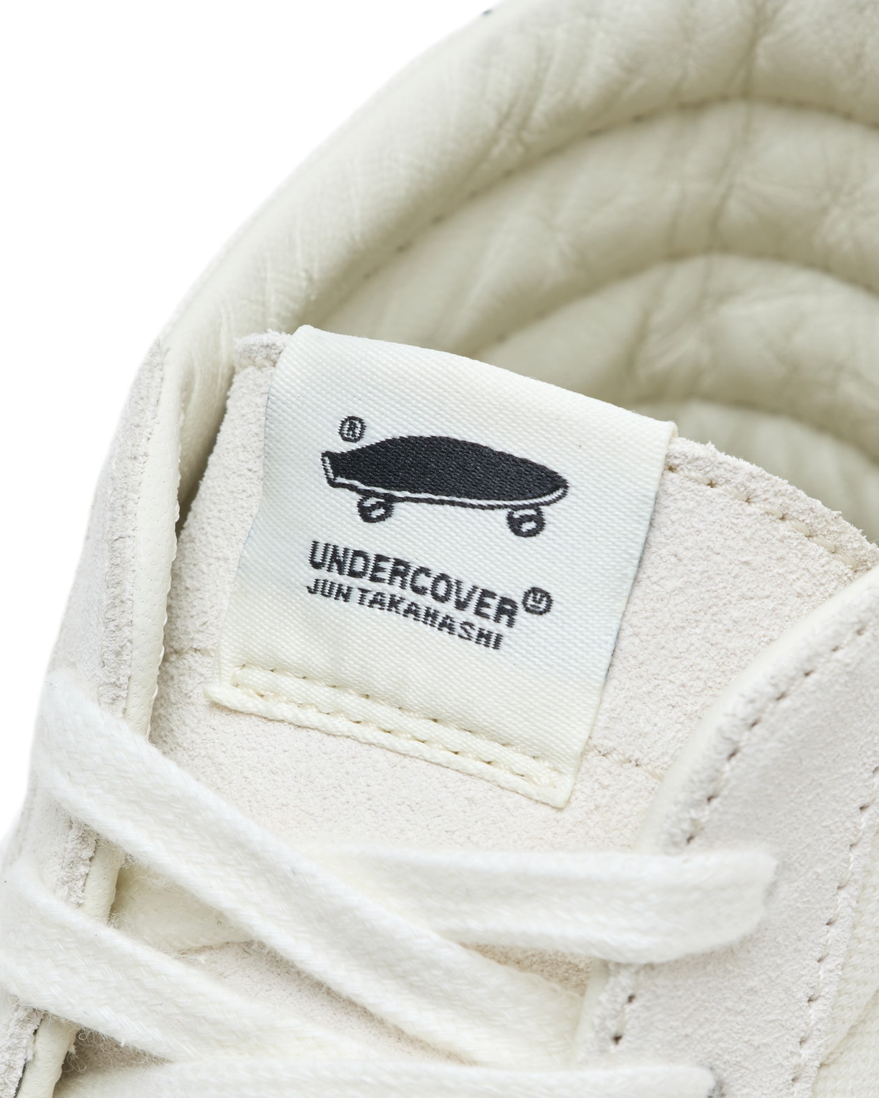 UNDERCOVER と OTW by Vans が最新コラボシューズを発表