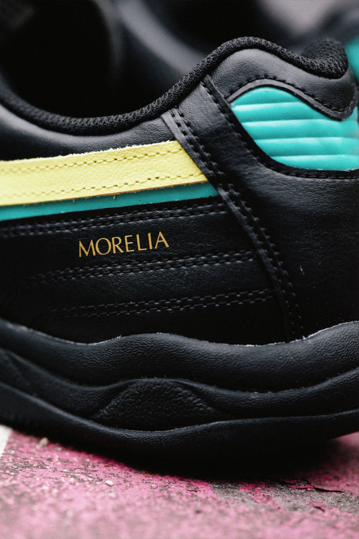 ミズノ モレリア LSの限定カラー “ブライト ブラック パック” がドロップ MIZUNO MORELIA LS  “BRIGHT BLACK PACK” Release info