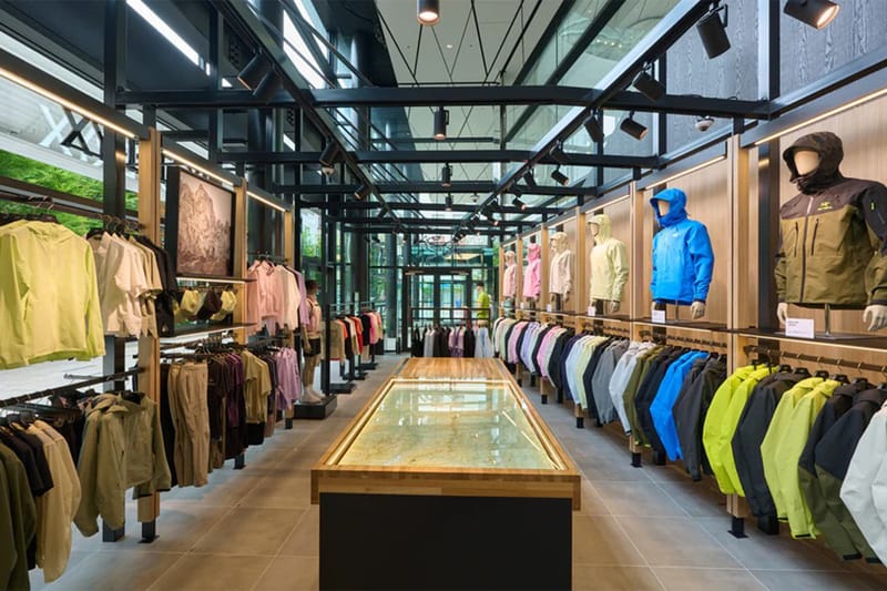 ARC’TERYX が神田ブランドストアを移転オープン