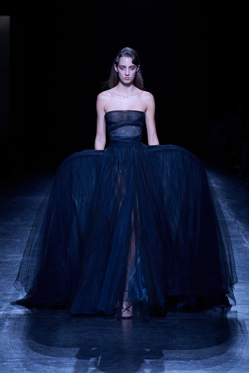 オリヴィエ・ティスケンスが新ブランドボロリアのデビューコレクションを発表 Olivier Theyskens BOLORIA spring summer 2027 collection