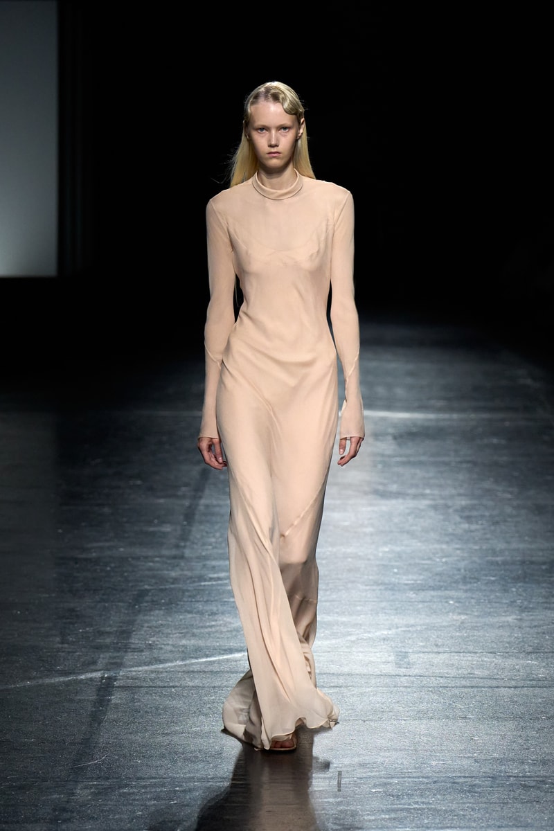 オリヴィエ・ティスケンスが新ブランドボロリアのデビューコレクションを発表 Olivier Theyskens BOLORIA spring summer 2027 collection