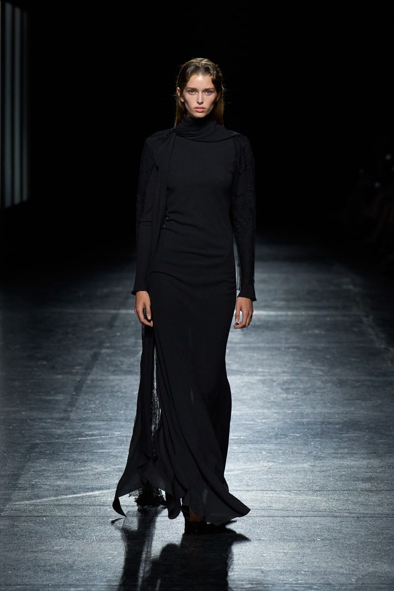 オリヴィエ・ティスケンスが新ブランドボロリアのデビューコレクションを発表 Olivier Theyskens BOLORIA spring summer 2027 collection