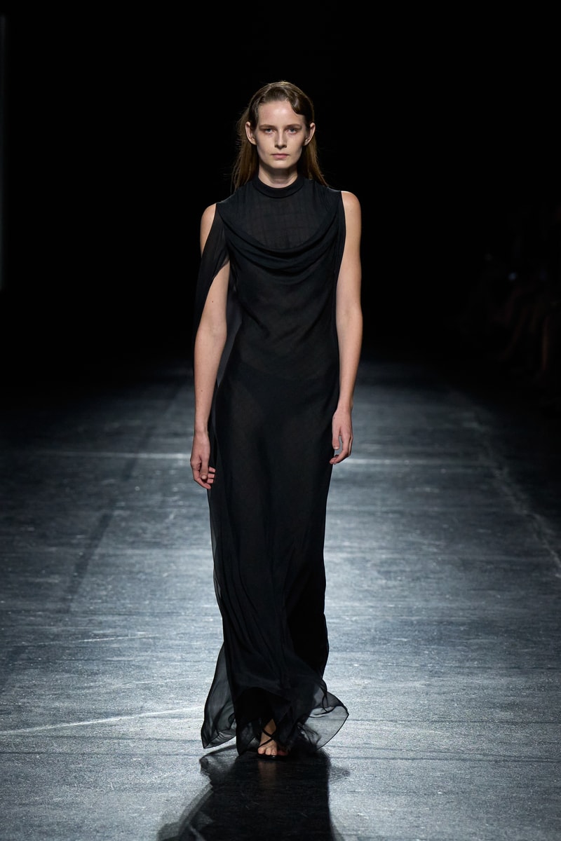 オリヴィエ・ティスケンスが新ブランドボロリアのデビューコレクションを発表 Olivier Theyskens BOLORIA spring summer 2027 collection