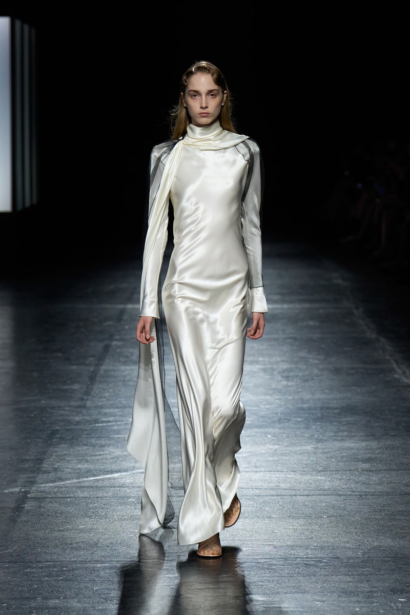 オリヴィエ・ティスケンスが新ブランドボロリアのデビューコレクションを発表 Olivier Theyskens BOLORIA spring summer 2027 collection
