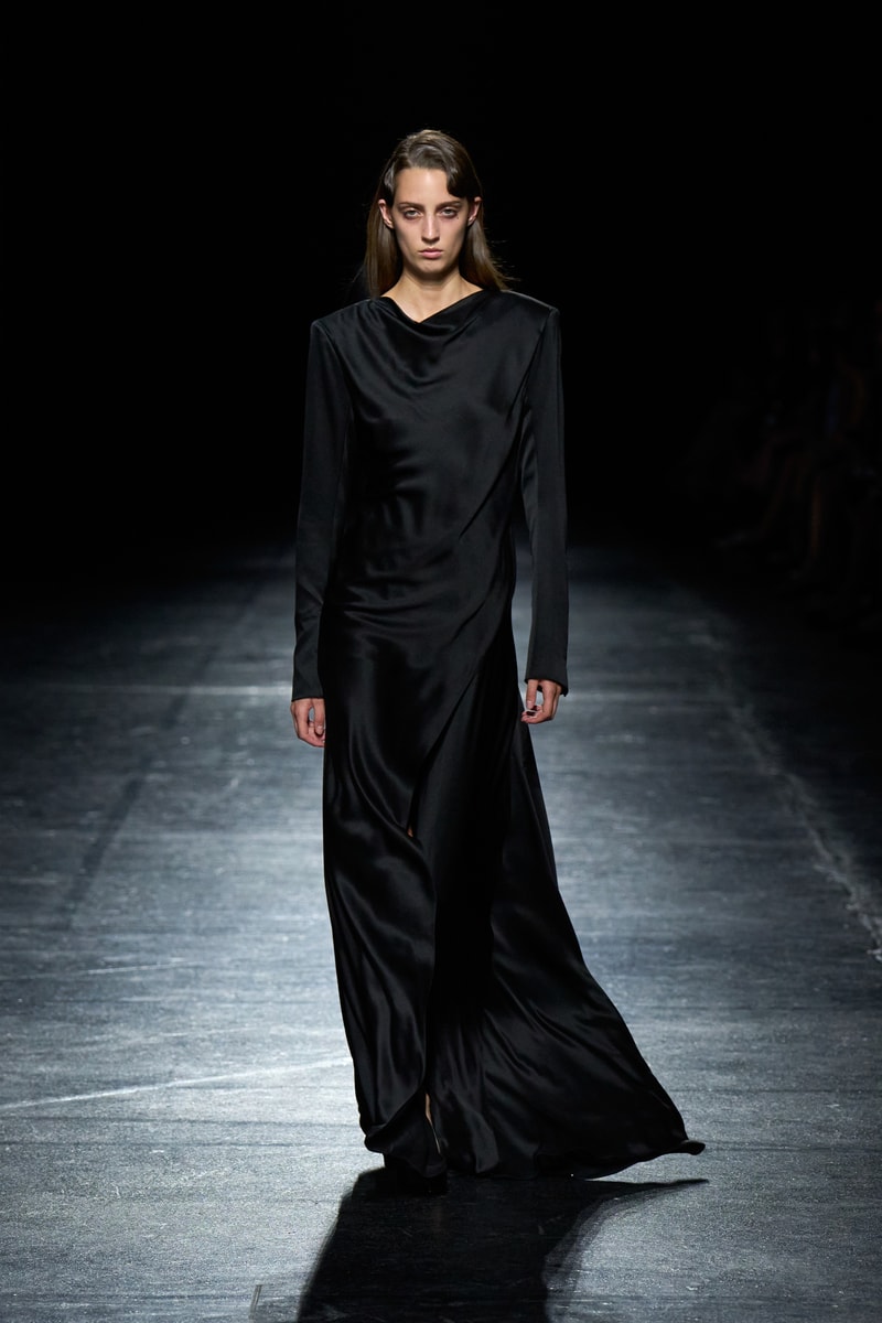 オリヴィエ・ティスケンスが新ブランドボロリアのデビューコレクションを発表 Olivier Theyskens BOLORIA spring summer 2027 collection