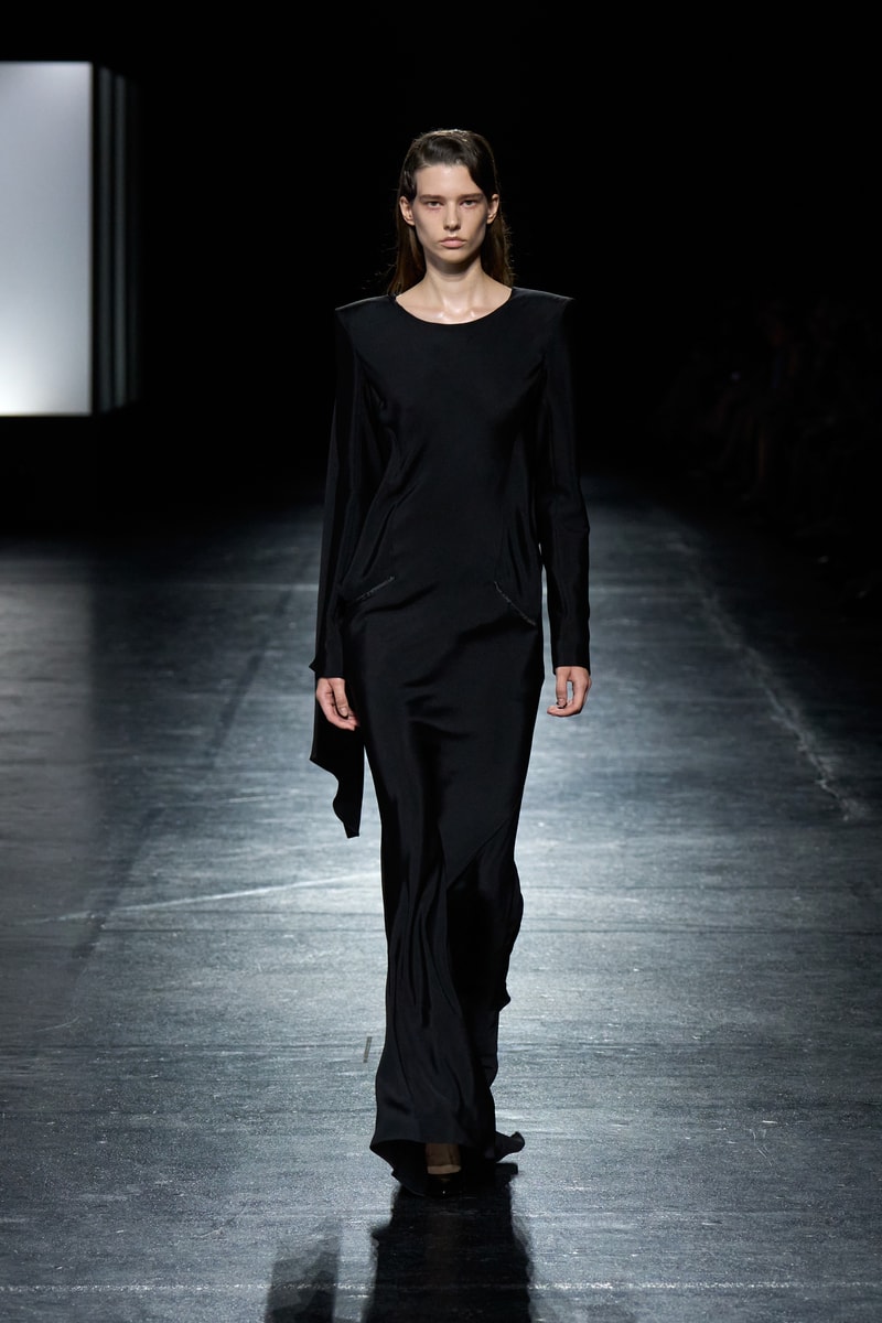 オリヴィエ・ティスケンスが新ブランドボロリアのデビューコレクションを発表 Olivier Theyskens BOLORIA spring summer 2027 collection