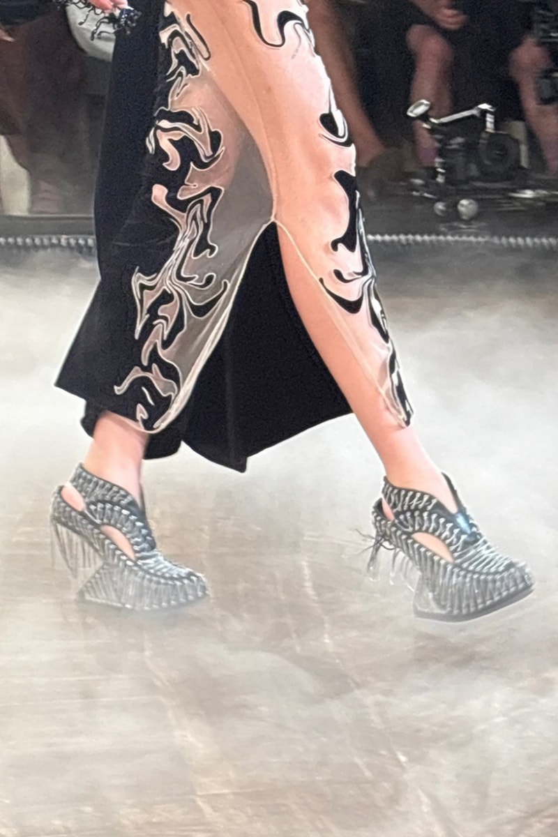 ユナイテッドヌードとイリスヴァンヘルペンがコラボフットウェアを発表 united nude iris van herpen 2026 haute couture collection custom footwear info