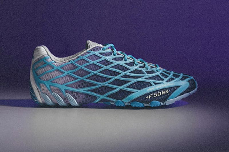 バッド・バニーと adidas Originals によるコラボシューズ F50 Ghost Sprint が登