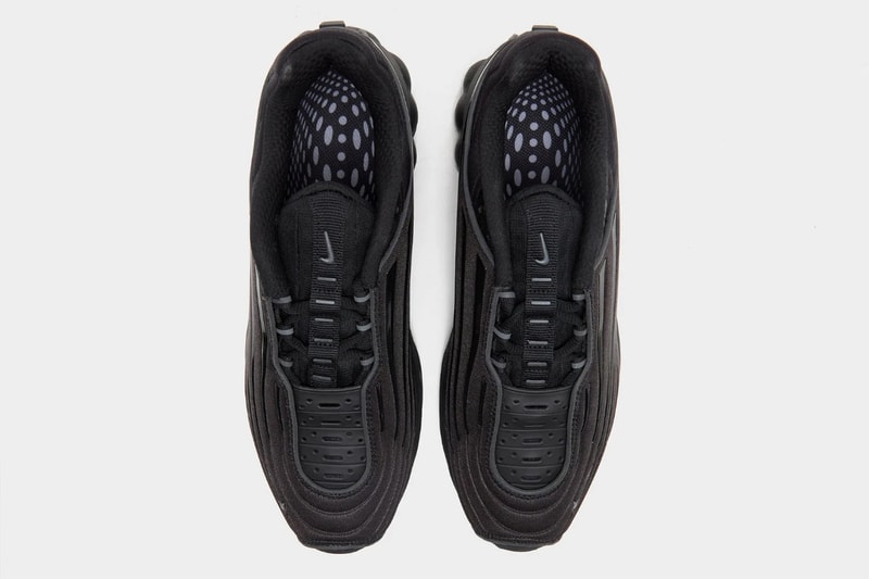 ナイキ エアマックス 2000 が待望の初復刻へ ── “トリプル ブラック”のビジュアルが公開 Nike Air Max 2000 “Triple Black” Fall 2026 first look