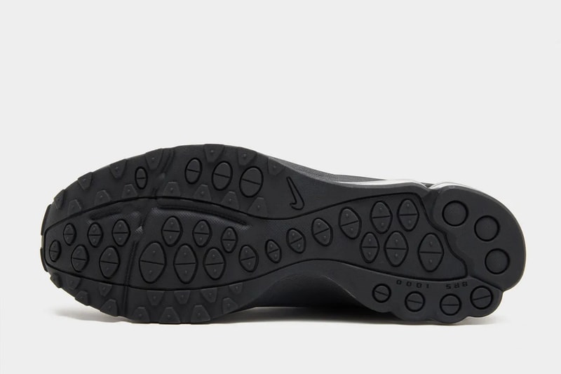 ナイキ エアマックス 2000 が待望の初復刻へ ── “トリプル ブラック”のビジュアルが公開 Nike Air Max 2000 “Triple Black” Fall 2026 first look