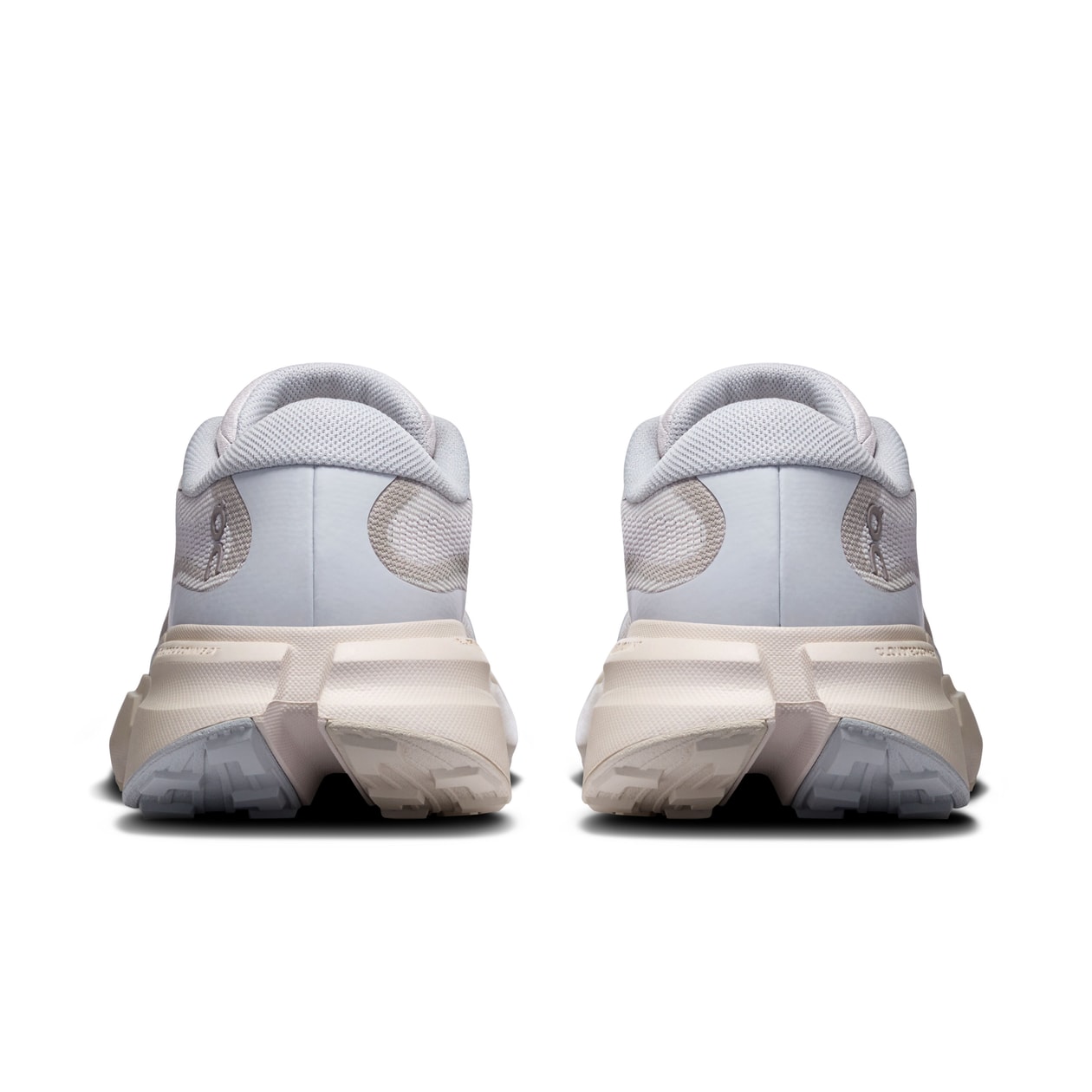 オンから新作軽量ハイキングシューズとリカバリーシューズが登場 on cloudsoma hike cloudsome moc release info