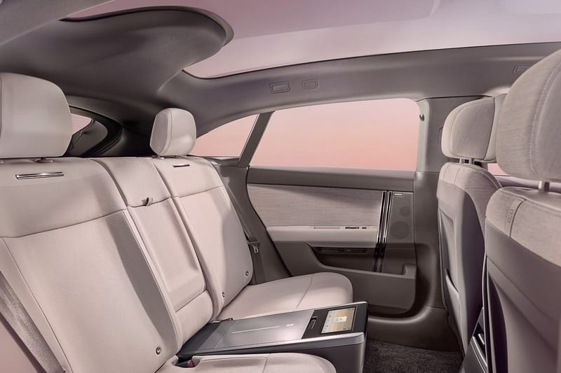 RANGE ROVER が第5の新型モデル Range Rover GT を予告