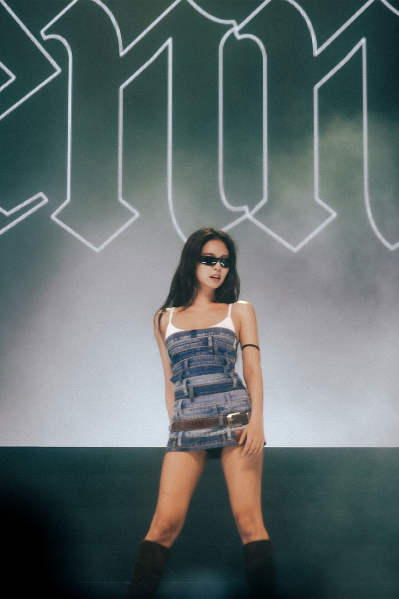 ジェニーがサマーソニックにてカルバン・クラインのカスタム衣装を披露 jennie summer sonic 2026 calvin klein kate moss look info