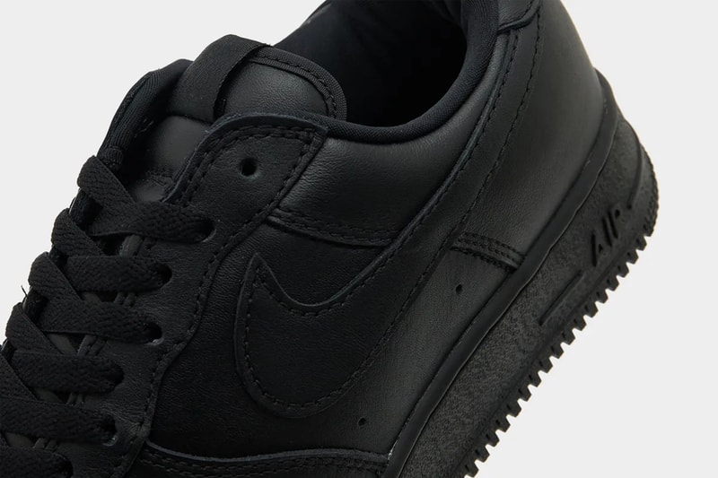 ナイキ エアフォース 1 ロー ‘01 に待望の “トリプル ブラック” が登場 Nike Air Force 1 Low ‘01 “Triple Black” first look