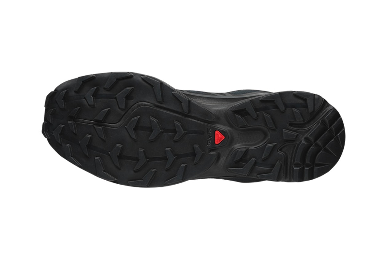 サロモン XT-6 GTX に待望のオールブラックモデル “ブラック アウト” が初登場 Salomon XT-6 GTX "BLACK OUT" Release info