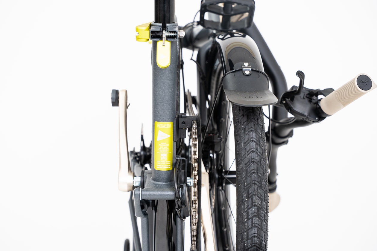 ブロンプトンとアンドワンダーによる初コラボが実現 brompton and wander collabo release info