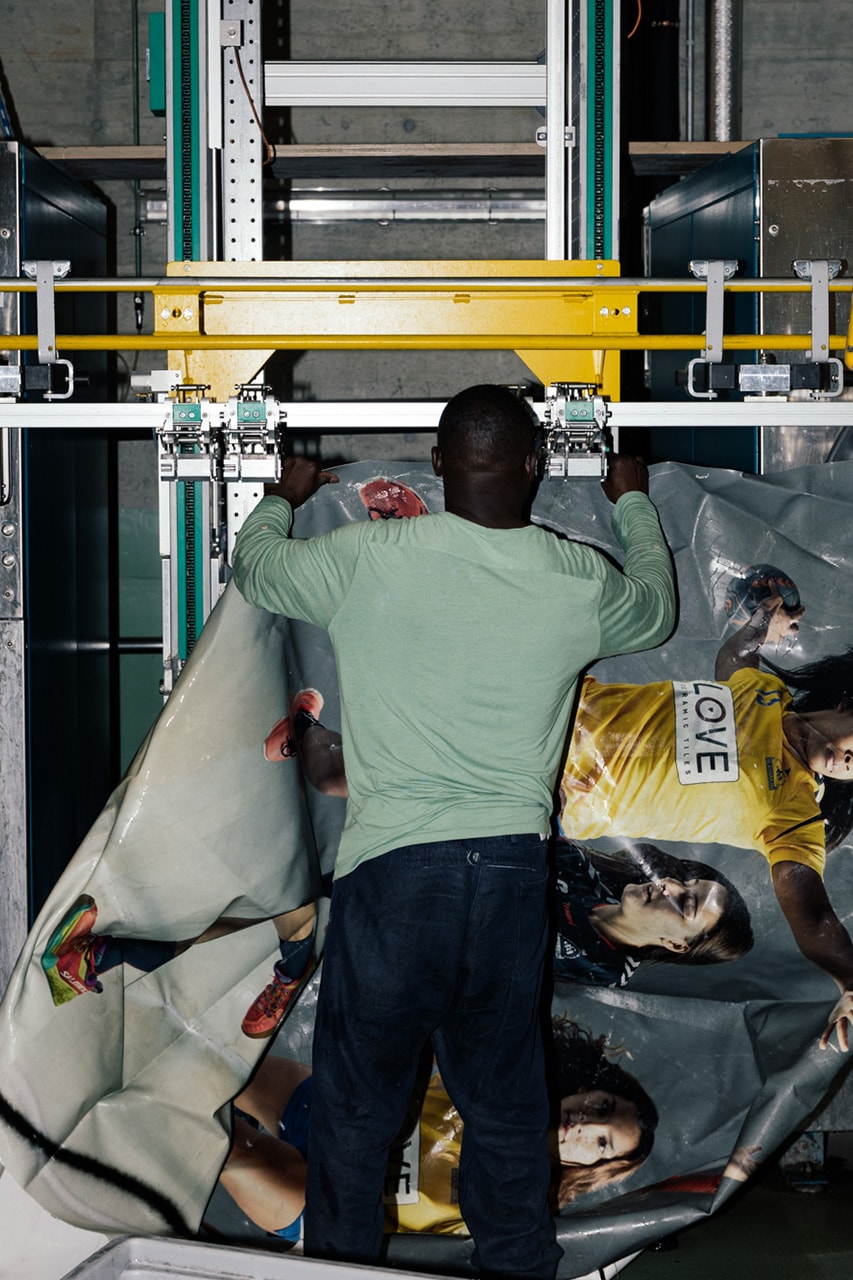 FREITAG の“循環”が生まれる場所へ ── スイス・チューリッヒの本社でのものづくりの裏側に迫る