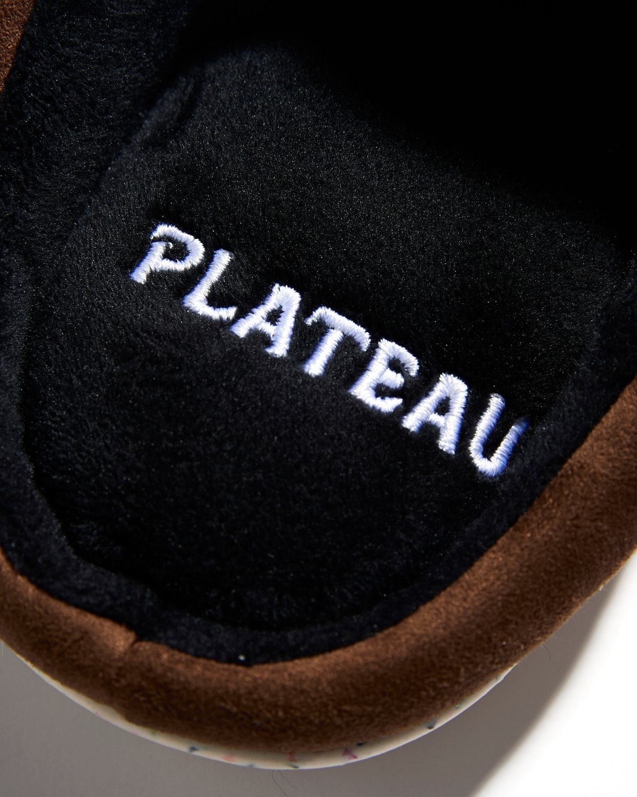 PLATEAU STUDIO and SUBU debut their first collaboration: the lace-up F-LINE release info