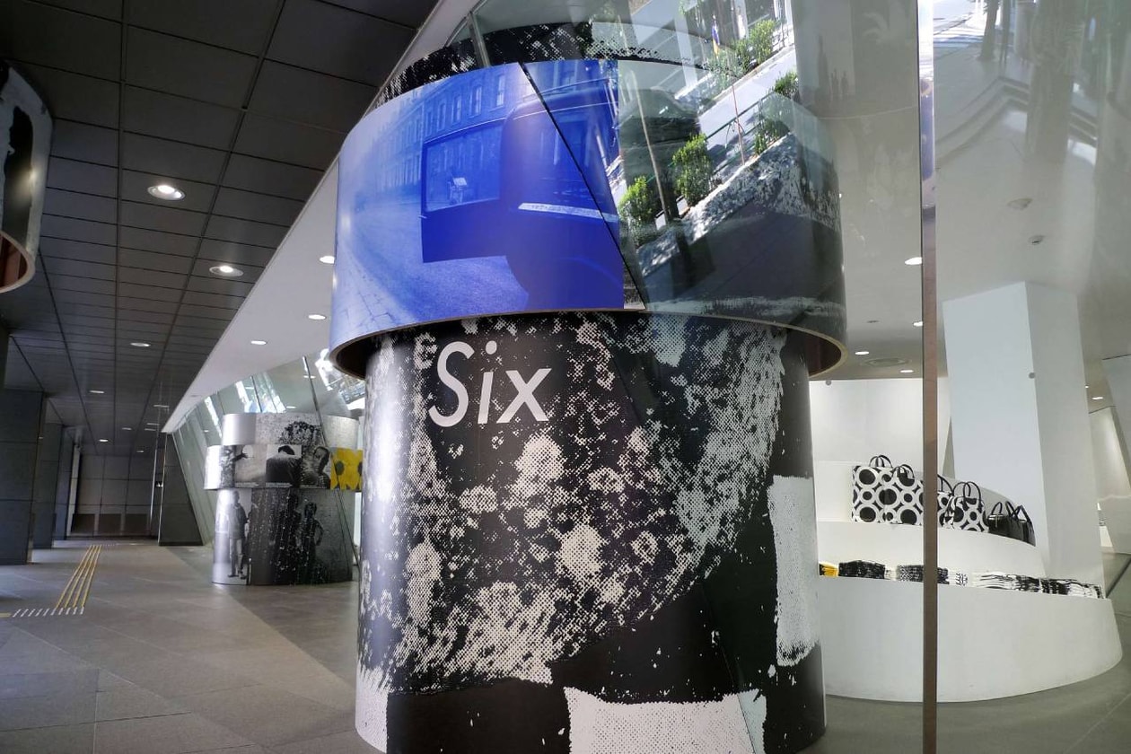コム デ ギャルソンが伝説のビジュアル誌『Six』を35年ぶりに復刊 COMME des GARÇONS Six Magazine Window installation by Rei Kawakubo info