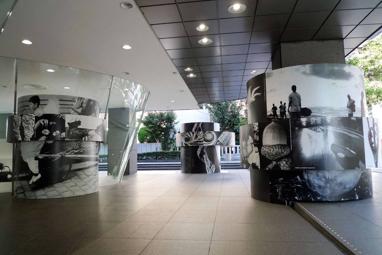 コム デ ギャルソンが伝説のビジュアル誌『Six』を35年ぶりに復刊 COMME des GARÇONS Six Magazine Window installation by Rei Kawakubo info