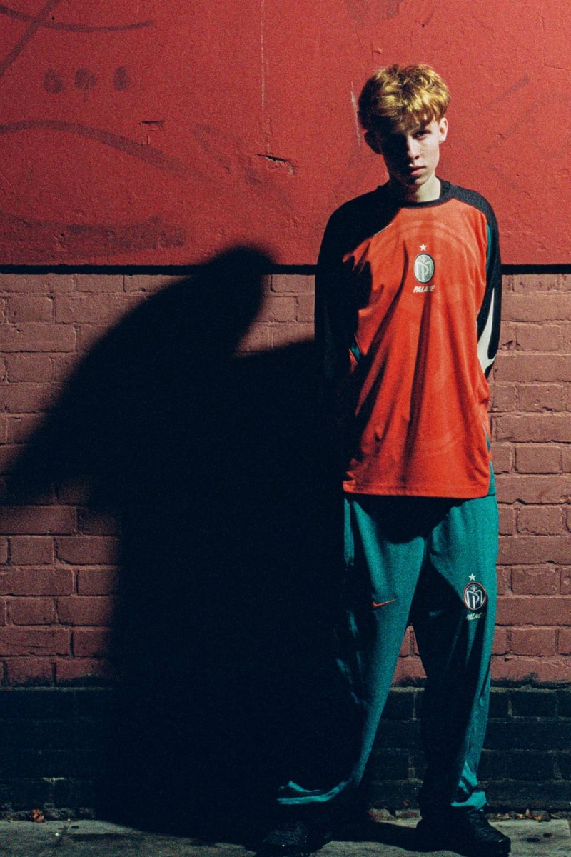 パレス x ナイキがマナー プレイス 1周年を記念したコレクションを発表 Palace  Nike Manor Place FC collection release info