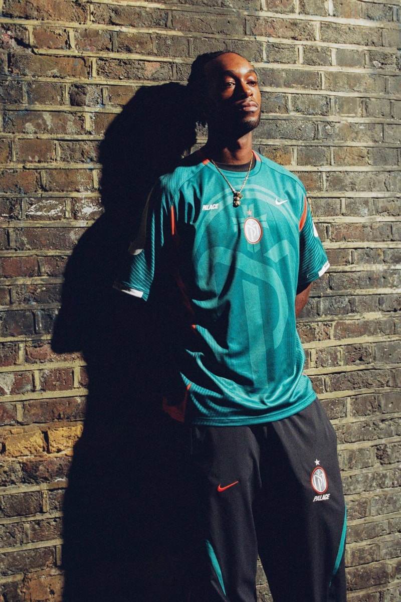 パレス x ナイキがマナー プレイス 1周年を記念したコレクションを発表 Palace  Nike Manor Place FC collection release info