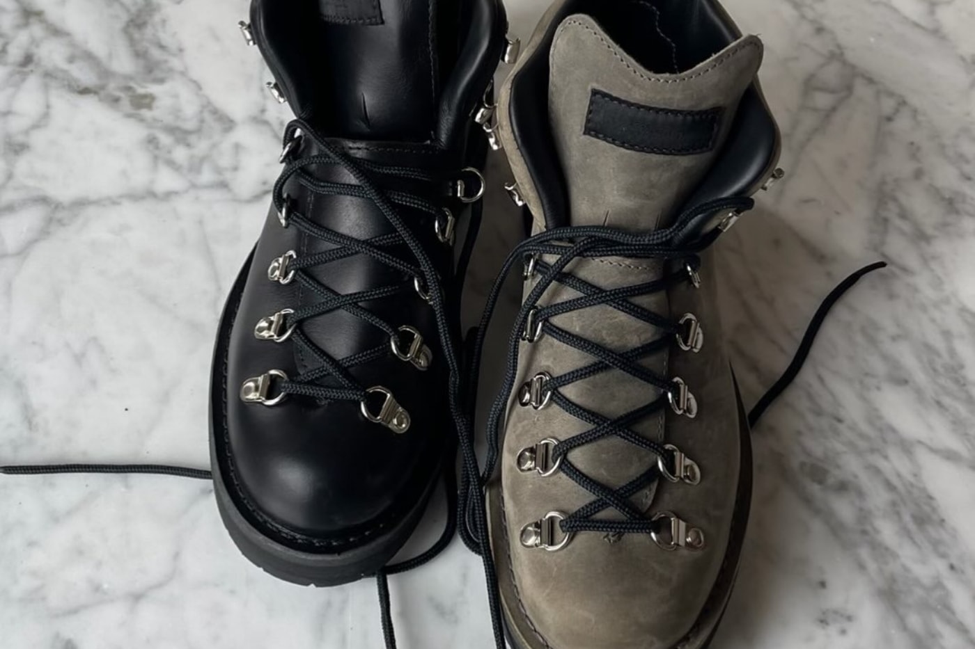 JJJJound と Danner が Mountain Light を再解釈した最新コラボモデルを発表