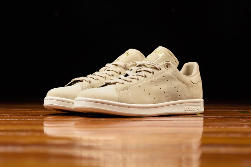 스탠 스미스, 사막색 스웨이드를 입다