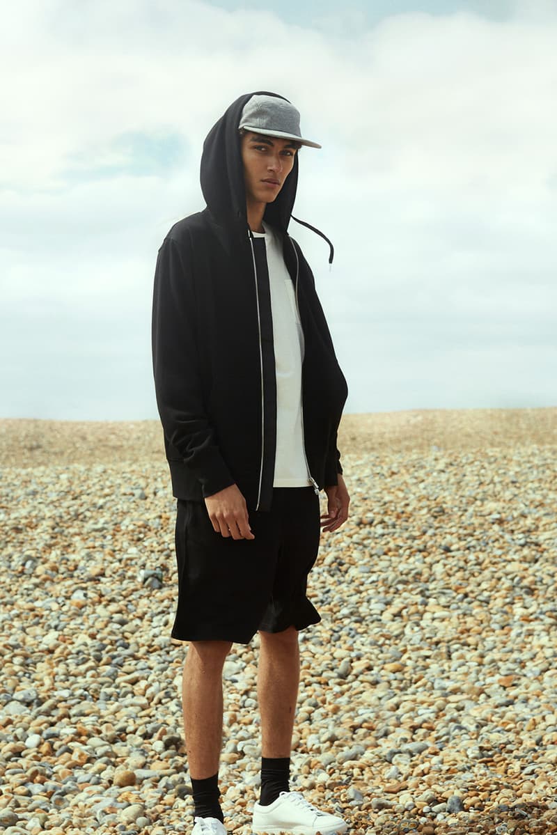 에이카 화이트 2017 SS 컬렉션