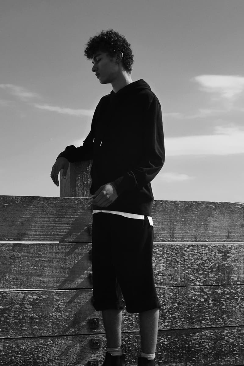 에이카 화이트 2017 SS 컬렉션