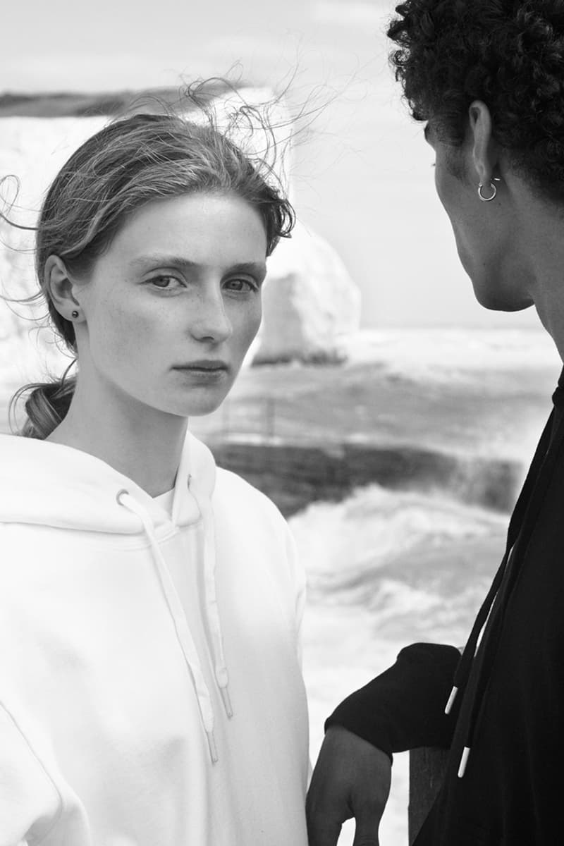 에이카 화이트 2017 SS 컬렉션