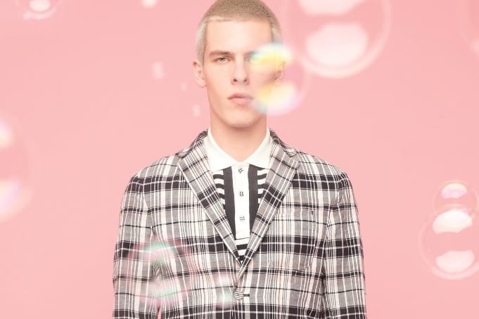 톰 브라운 x 코에의 '마린 룩'