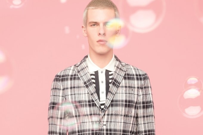 톰 브라운 x 코에의 '마린 룩'