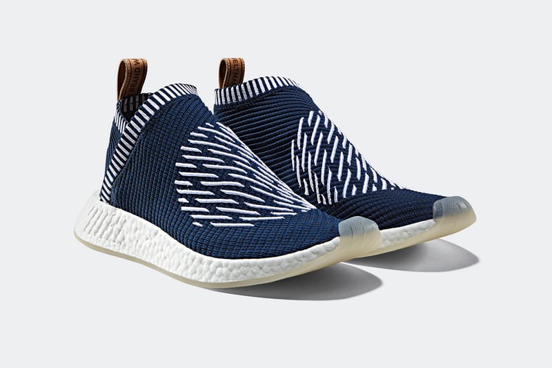 발과 마음을 감싸는 아디다스 NMD_CS2