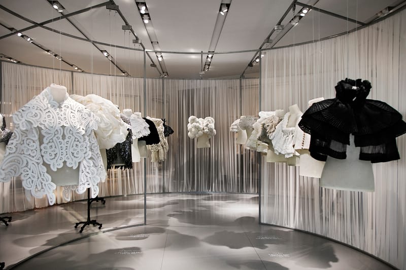 버버리 '케이프의 재해석' 서울 전시