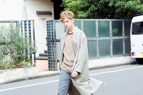 유니버셜 프로덕트의 담백한 2017 SS 룩북