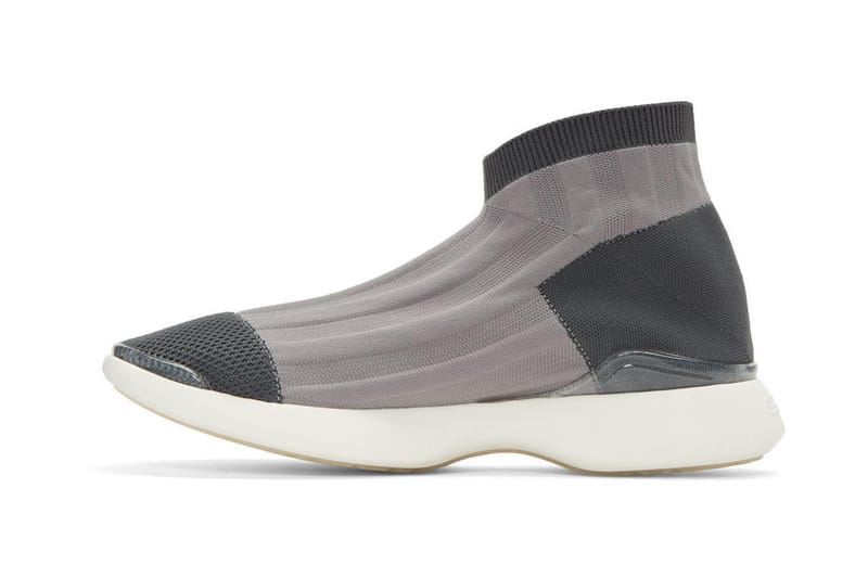 아크네 스튜디오의 양말핏 트리스탄 로우 2종