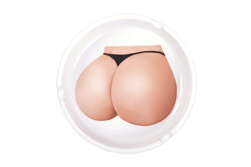 킴 카다시안의 재치만점 '4/20' 키모지 제품군