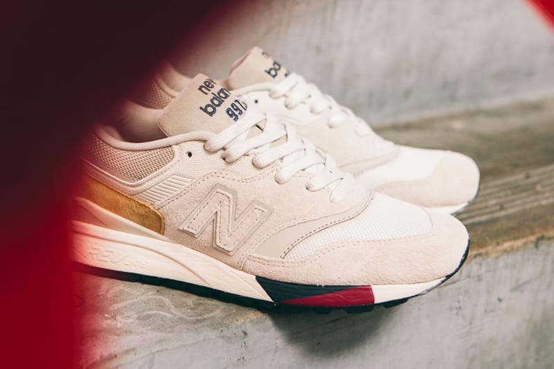 뉴발란스의 매끈한 레브라이트 300 & 997.5