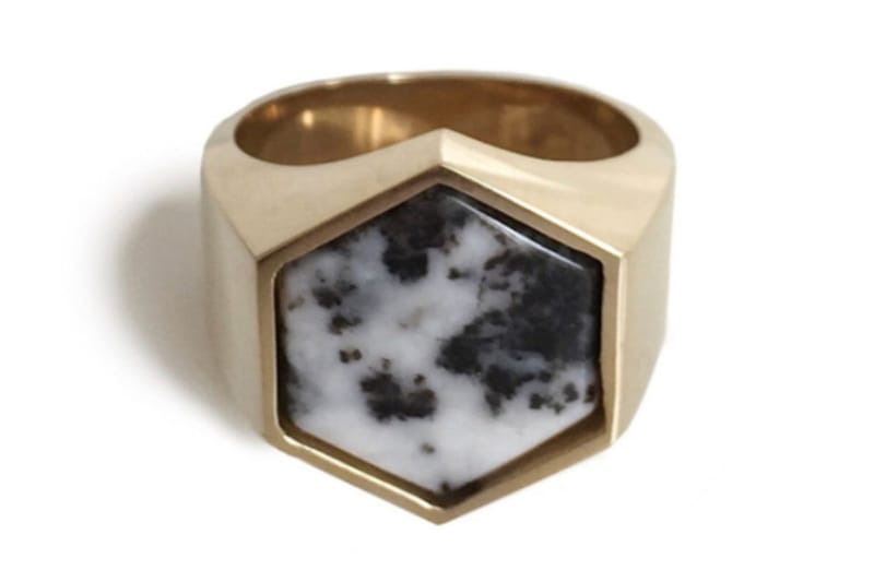 켄드릭 라마가 애용하는 쥬얼리 브랜드