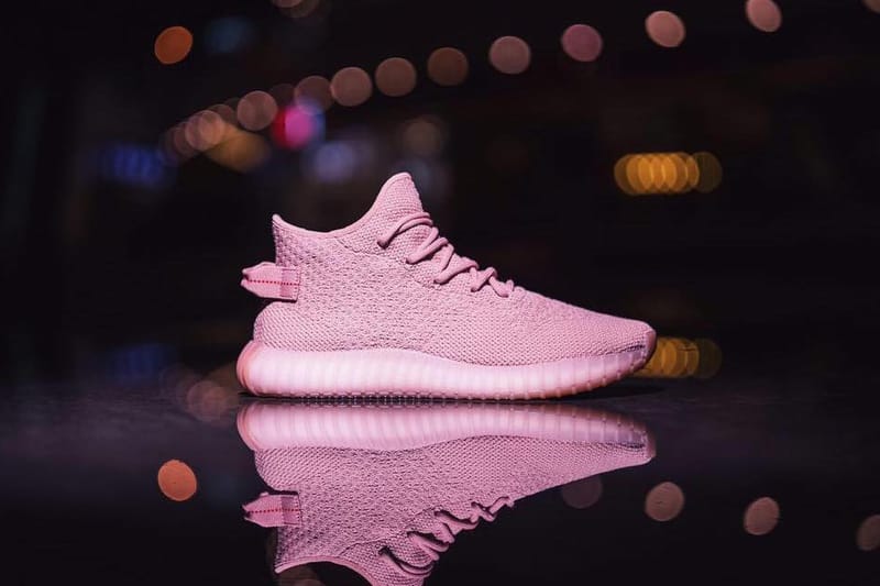 분홍색 이지 부스트 650의 첫 공식 사진