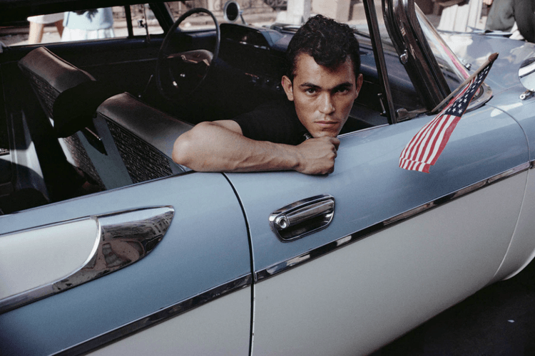 60년대 미국 포토그래퍼의 렌즈 속에 담긴 일상의 '비비드함'