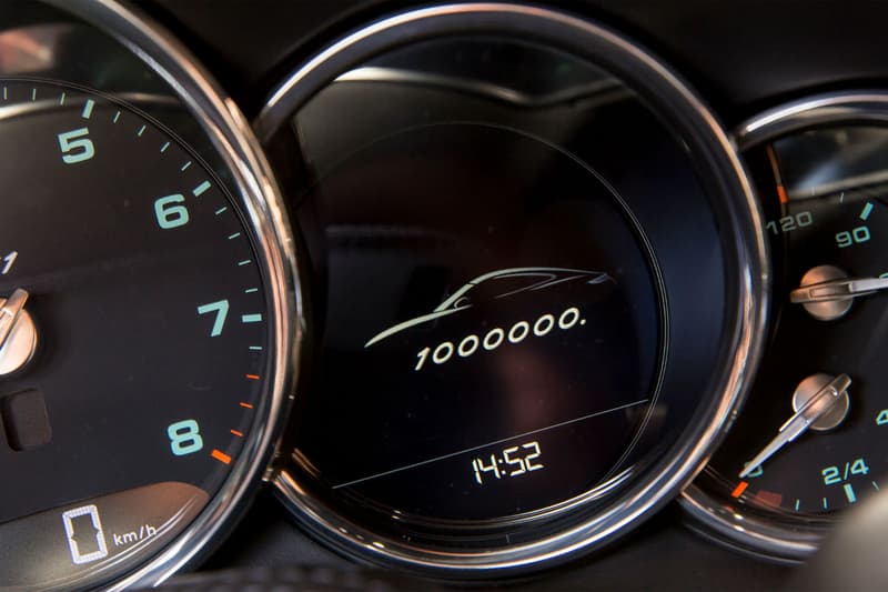 100만 번째 포르쉐 아이리시 그린 카레라 S 2017 porsche one millionth 911