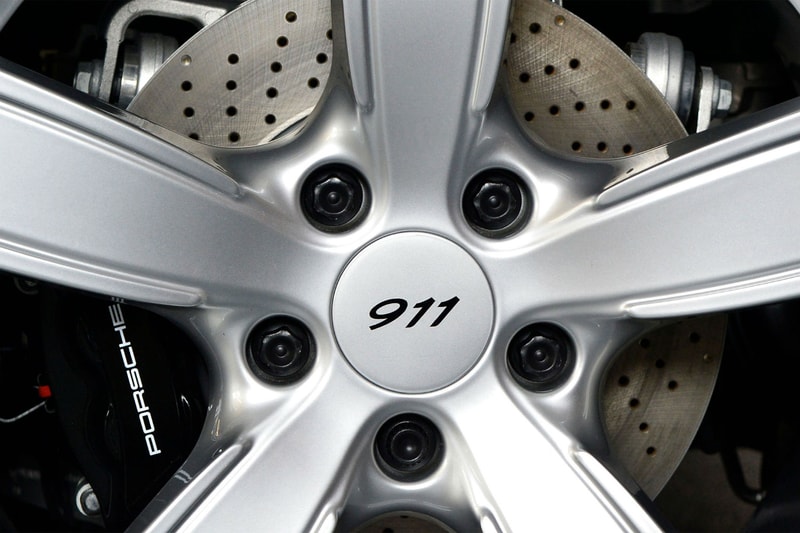 100만 번째 포르쉐 아이리시 그린 카레라 S 2017 porsche one millionth 911