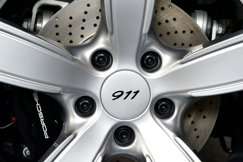 100만 번째 포르쉐 아이리시 그린 카레라 S 2017 porsche one millionth 911