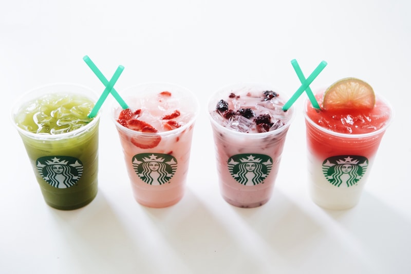 레이디 가가 x 스타벅스 친절의 한 컵 2종 출시 lady gaga starbucks cups of kindness collection matcha lemonade violet drink 2017